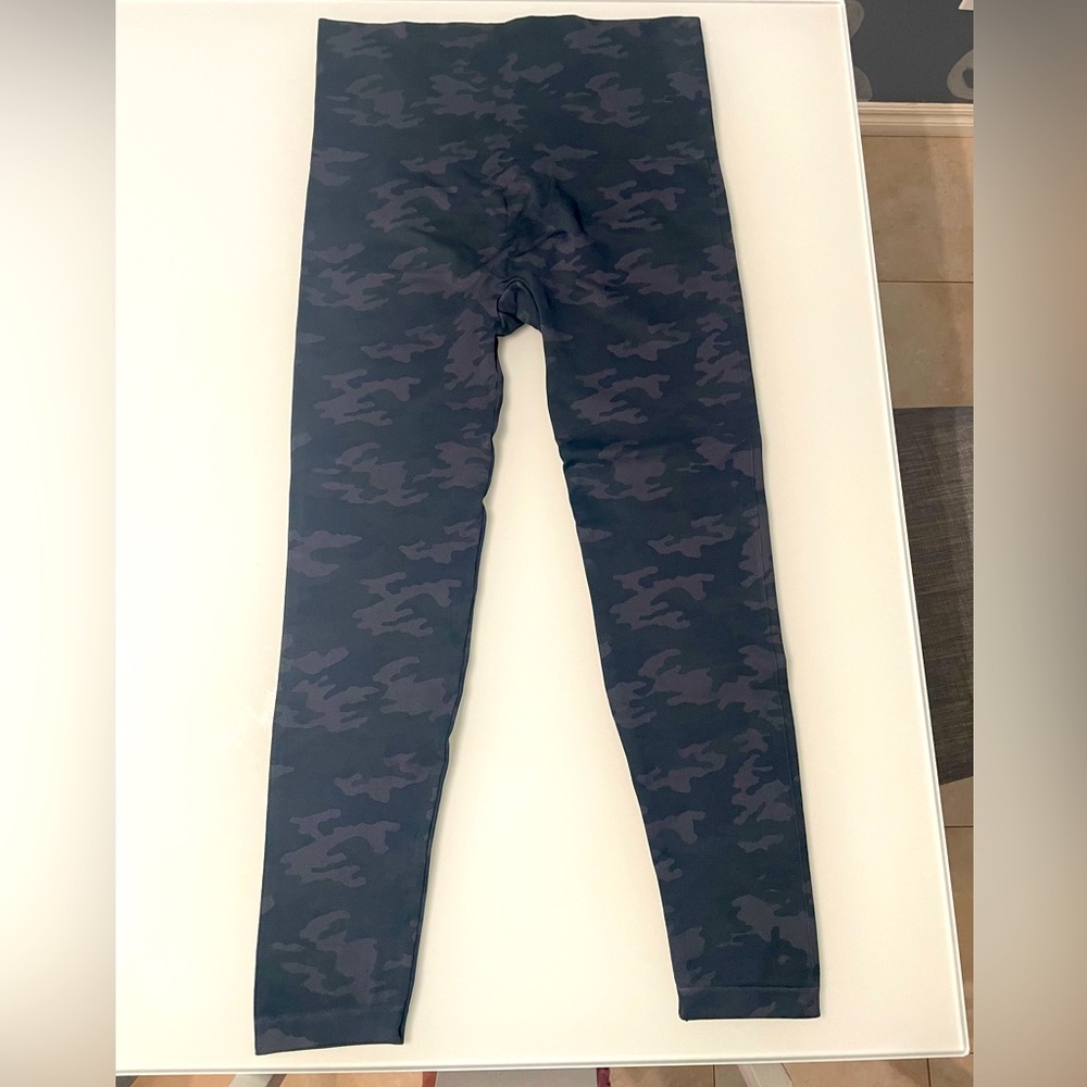 SPANX-women’s black camo full length leggings-size 3XL